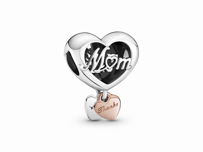 Ein Herzanhänger aus Sterlingsilber mit der Gravur Mom und einem kleinen roséfarbenen Herz mit der Aufschrift Thanks, ideal für Schmuckliebhaber und Geschenke an Mütter.