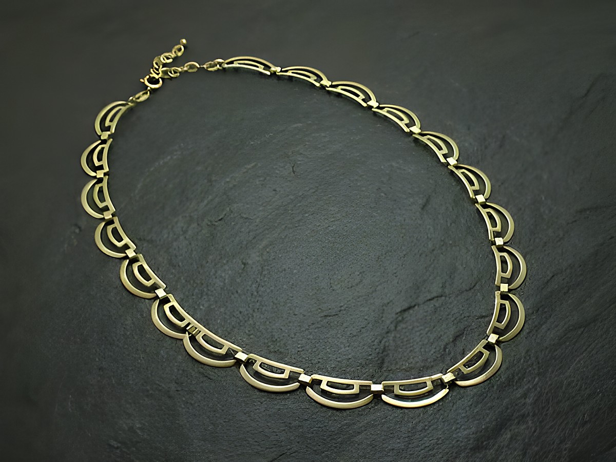 Wunderschönes Collier aus Echt Doublé hochwertig vergoldet, Hersteller Juwelier Harnisch, elegantes Design mit abgerundeten Elementen, ideal für besondere Anlässe und als modisches Accessoire.
