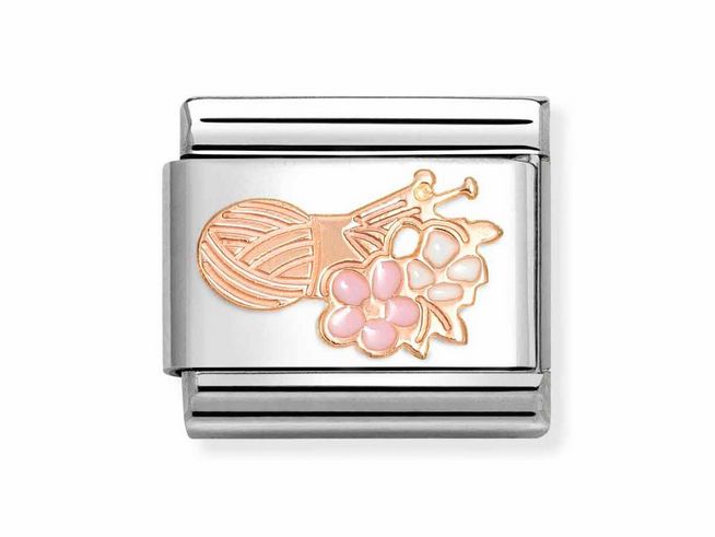 Wollknäul mit pinken Blumen aus Emaille in Roségold und Silber von Nomination, verziert mit feinen Details und ideal für kreative Schmuckliebhaber.