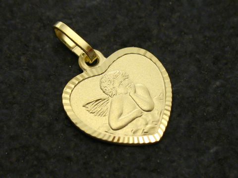 Goldener Herzanhänger mit einem Schutzengel-Motiv, 12 mm, Hersteller Juwelier Harnisch, ideal für persönliche Gravuren.