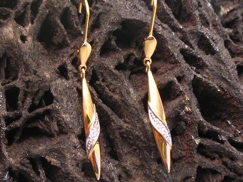 45639-0 Bezaubernde Ohrhänger aus echt Gold in Bicolor, hergestellt von Juwelier Harnisch, ohne Stein, mit eleganter Form und feinem Glanz. Ideal für jeden Anlass.