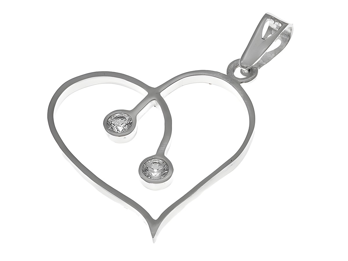 Ein silverner Anhänger in Herzform mit zwei weißen Zirkonia, elegant und zeitlos, hergestellt von Juwelier Harnisch, ideal für besondere Anlässe oder als Geschenk.