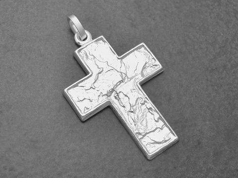 Silber Kreuz Anhänger mit einzigartigem Design aus Sterling Silber, Größe 33 mm, Hersteller Juwelier Harnisch, zeigt ein strukturiertes Muster auf der Oberfläche.
