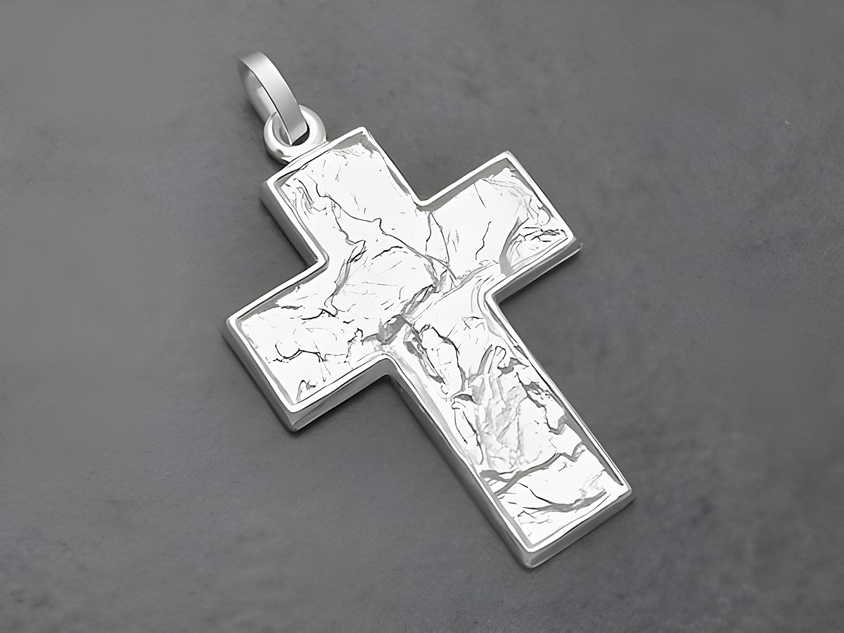 Silber Kreuz Anhänger mit einzigartigem Design aus Sterling Silber, Größe 33 mm, Hersteller Juwelier Harnisch, zeigt ein strukturiertes Muster auf der Oberfläche.