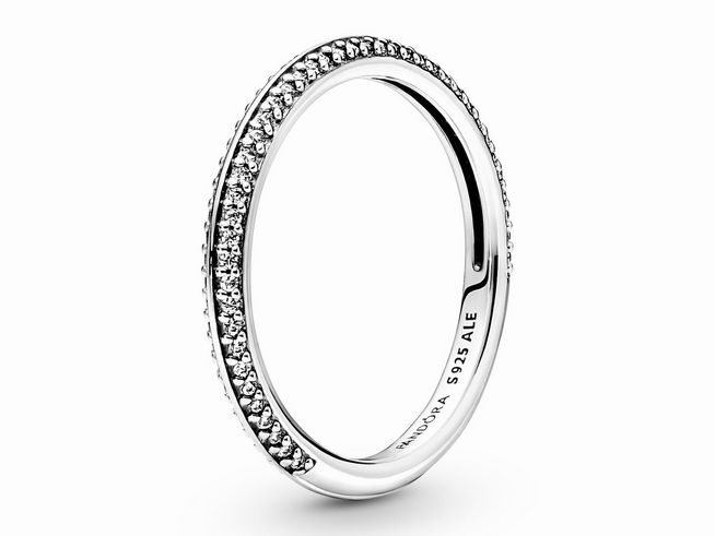 199679060-0 Pandora ME Ring in Größe 60 aus Sterling Silber mit klarem Pavé-Zirkonia, elegant und zeitlos gestaltet, ideal als Schmuckstück für jeden Anlass.