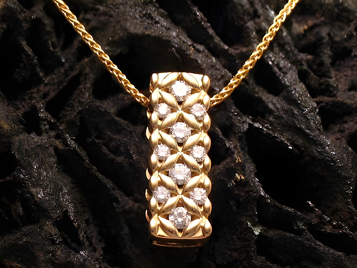 Gold 585 Anhänger inkl. Kette mit luxuriösem Design, besetzt mit 10 Diamanten, Hersteller Juwelier Harnisch, ideal für stilvolle Anlässe.