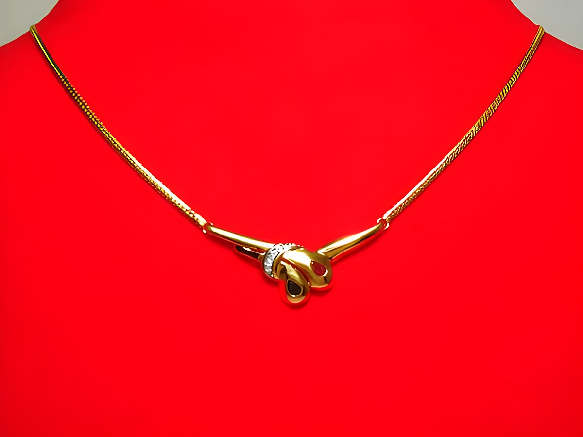 Collier 585 Mitte in Bicolor mit Diamant, Saphir und Rubin, 42cm lang, Hersteller Juwelier Harnisch, elegant und zeitlos, ideal für besondere Anlässe.
