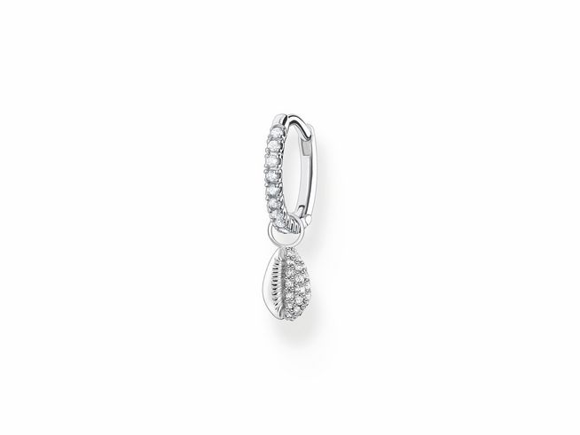 Ohrschmuck von Thomas Sabo aus Sterling Silber mit Zirkonia, besteht aus einem Creole mit einer eleganten Anhängerform in Muscheloptik, der funkelnde Akzente setzt.