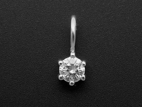 41879-0 Brillant Anhänger aus 585 Weißgold in Krappenfassung mit einem 0,15 W/Si Diamanten, traumhaftes Schmuckstück des Herstellers Juwelier Harnisch, perfekt für jeden Anlass.