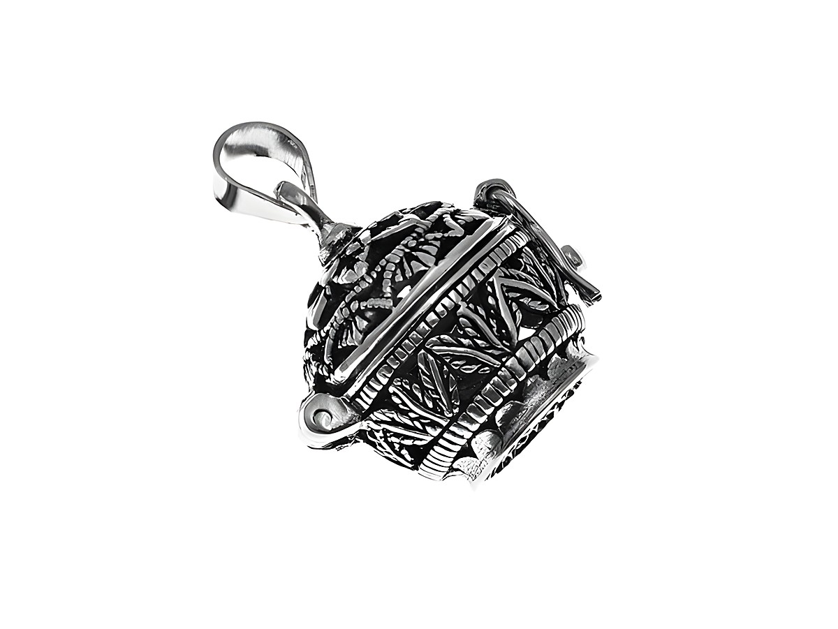 Korb Medaillon aus Sterling Silber mit feinen Pflanzenmotiven, hergestellt von Juwelier Harnisch, in Sonderformen gestaltet und elegant in seiner Ausführung.