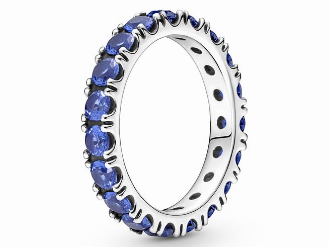 190050158-0 Eleganter Pandora Ring 190050C02-58 in Sterlingsilber mit blauen Kristallen, Größe 58, zeitloses Eternity-Design für besonderen Glanz.
