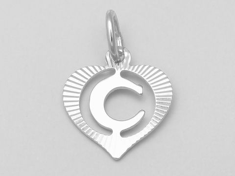 Herz Buchstabe C Silber Anhänger 925 Silber diamantiert von Juwelier Harnisch zeigt ein filigranes Design mit einem stilisierten C in der Mitte des Herzens.