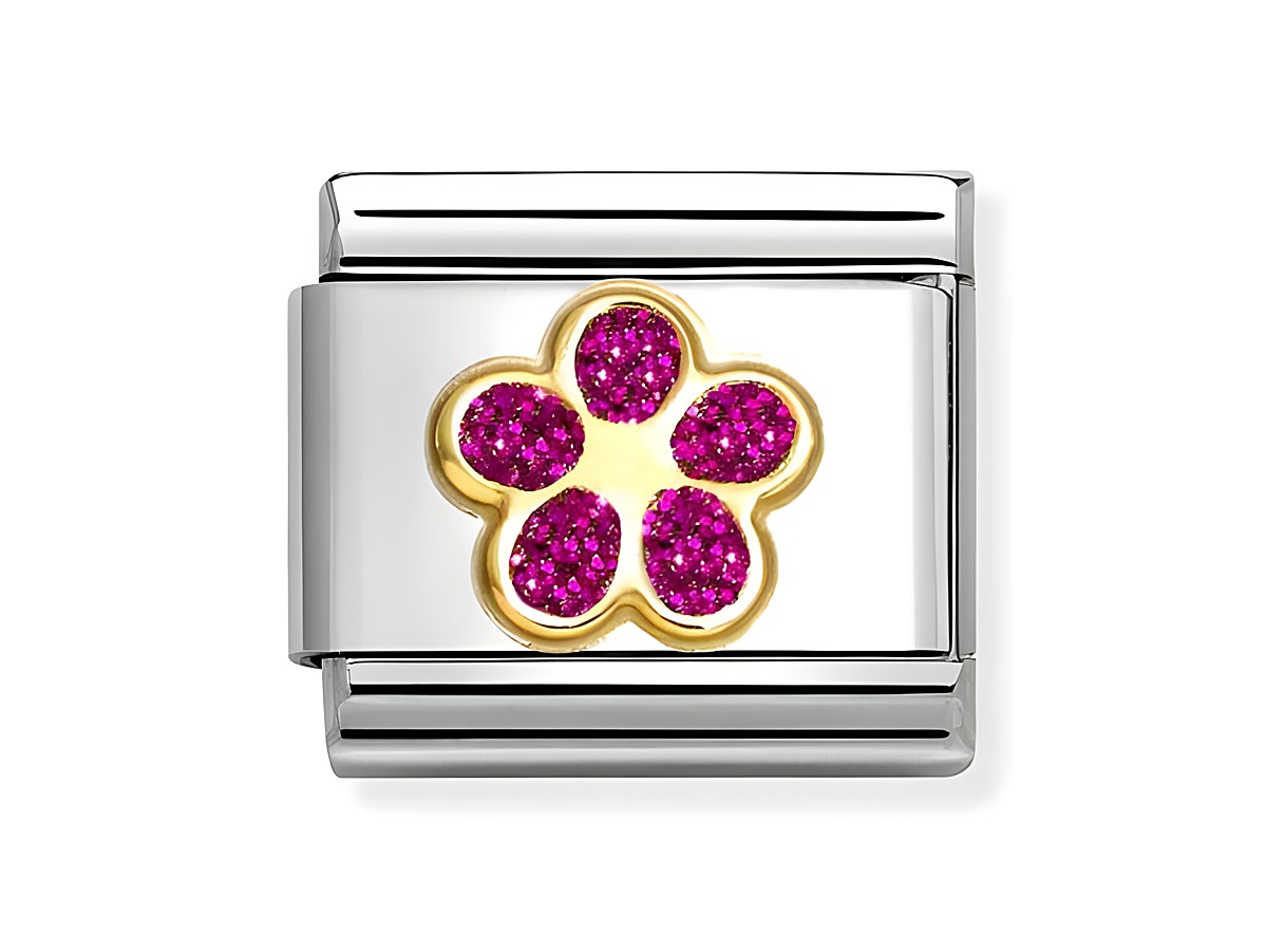 Ein emailliertes Armbandglied mit einer magentafarbenen Blume aus Glitzersteinen, umrandet von einem gelbgoldenen Rahmen, als Teil der Kollektion von Nomination aus Edelstahl.