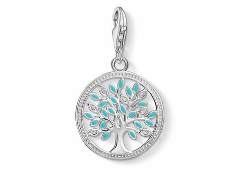 41610842-0 Charm-Anhänger Lebensbaum von Thomas Sabo aus Silber, verziert mit filigranen blauen Blättern und einem eleganten Design, ideal für Schmuckliebhaber.