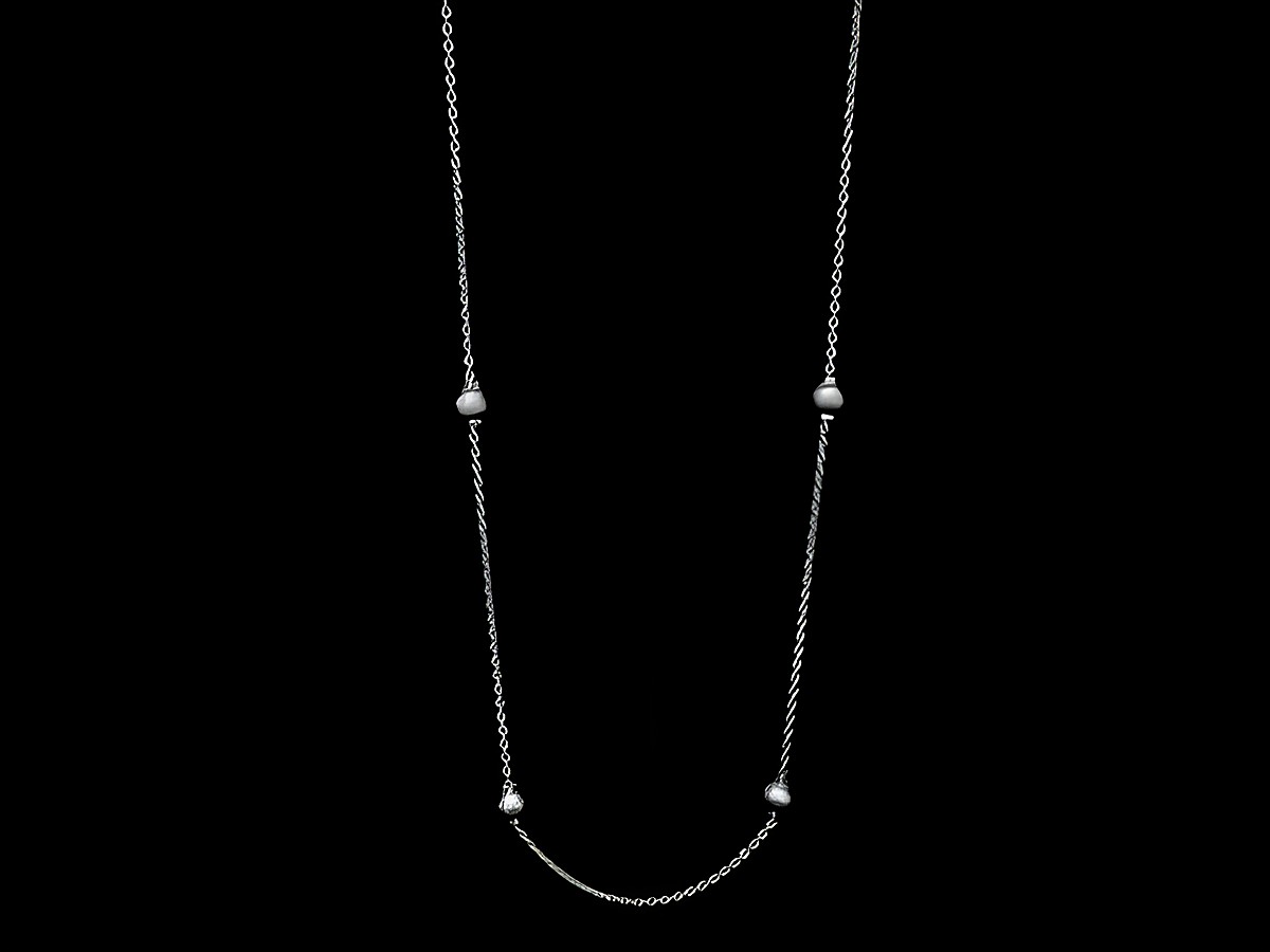 Lange Kette XXL versilbert mit Rundankern und Kugelelementen, 80 cm lang, elegant und stilvoll, ideale Ergänzung für jedes Outfit, Hersteller Juwelier Harnisch.