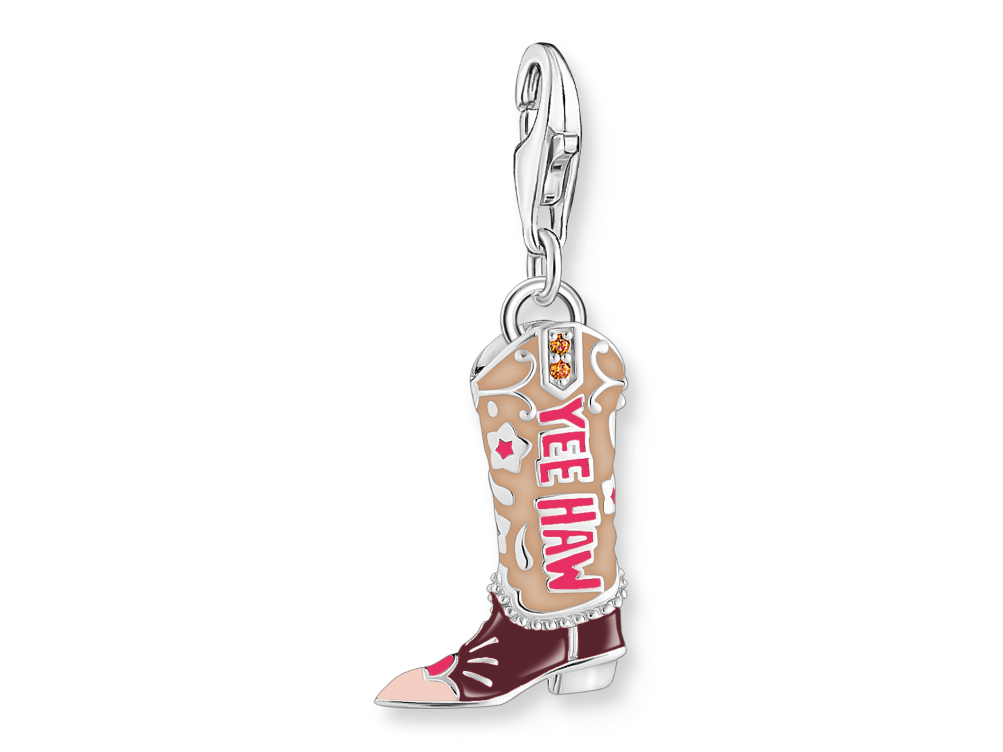 Ein bunter Charm-Anhänger in Form eines Cowboy-Stiefels mit dem Aufdruck "YEE HAW", verziert mit einem funkelnden Stein, aus der Thomas Sabo Neuheiten-Kollektion.