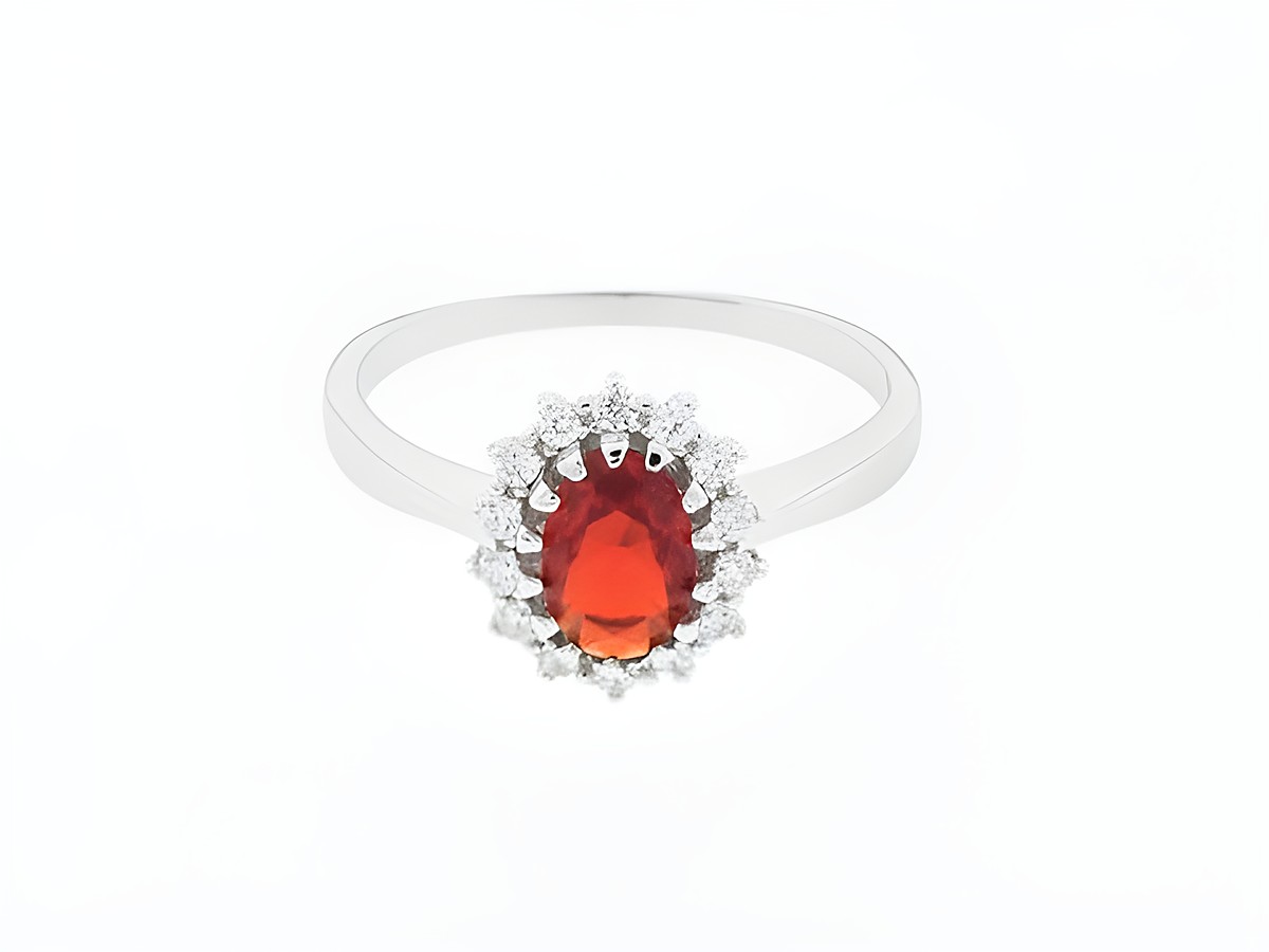 Silber Ring oval aus Sterling Silber mit rotem Zirkonia als Blickfang, umgeben von funkelnden Steinen, Größe 50 von Juwelier Harnisch, geeignet bis Größe 50.