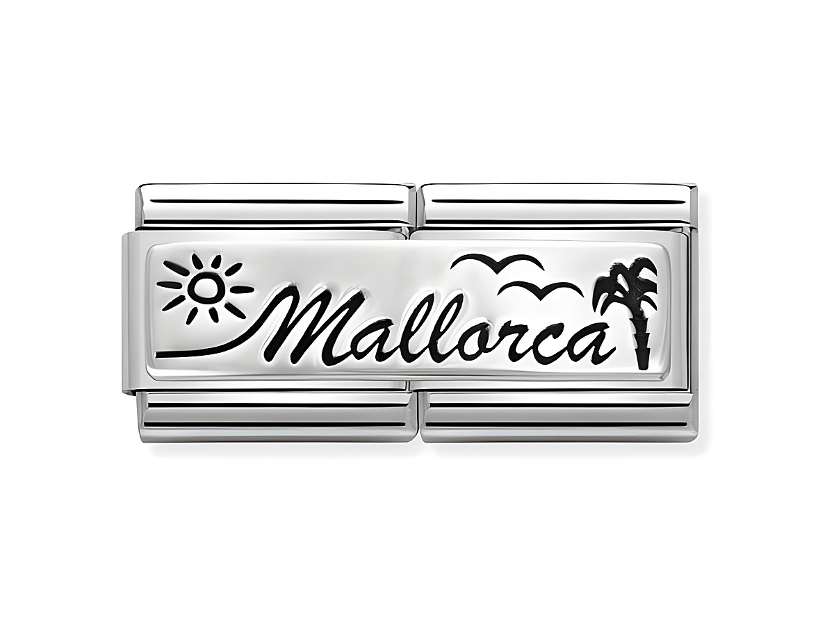 Ein silberner Charm mit der Aufschrift Mallorca, verziert mit einer Sonne, Vögeln und einer Palme, hergestellt aus Sterling Silber und Edelstahl von Nomination.