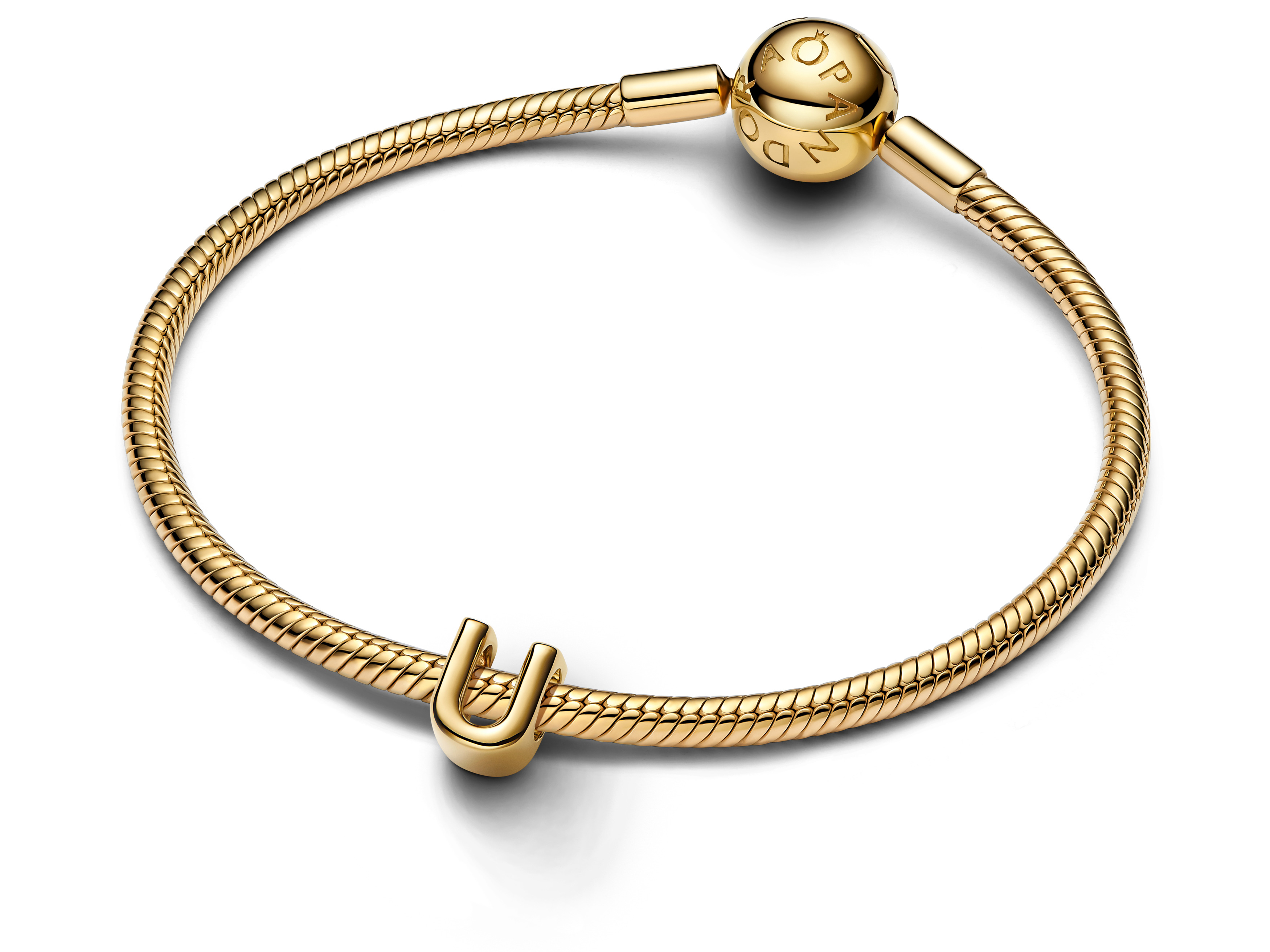 Armband von Pandora in Gelbgold Vergoldung mit dem Buchstaben U, elegantes und modernes Design, geeignet für kreative Schmuckgestaltungen und persönliche Noten. Ideal für jeden Anlass.