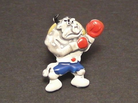 71538-0 Stier boxend als Pin-Anstecker aus hochwertigen Materialien, Hersteller Juwelier Harnisch, ideal für Sammler und zum Anstecken auf Kleidung oder Taschen.