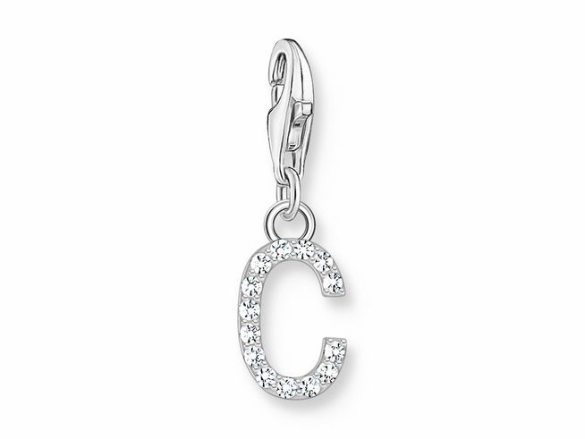 Charm-Anhänger in Form des Buchstabens C aus Silber mit funkelnden Zirkonia-Steinen in Weiß, geeignet zum Anbringen an Armbändern oder Halsketten, von Thomas Sabo.