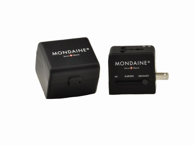 Reisestecker Adapter von Mondaine in schwarzer Ausführung, geeignet für UK, Europa und USA/Australien, inklusive Aufbewahrungsbox, praktisches Accessoire für Reisen.