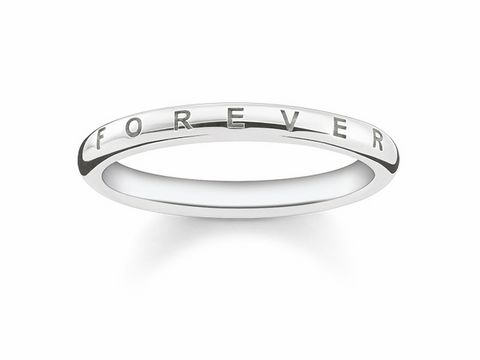 Silberner Ring von Thomas Sabo in Größe 52 mit der Gravur FOREVER auf der Oberfläche, schlichtes und elegantes Design ideal für besondere Anlässe.