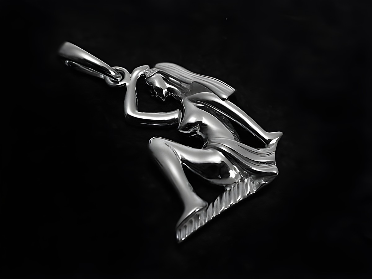 Jungfrau Sternzeichen Anhänger aus 925 Sterling Silber, poliert, zeigt eine stilisierte Darstellung einer Jungfrau, hergestellt von Juwelier Harnisch.