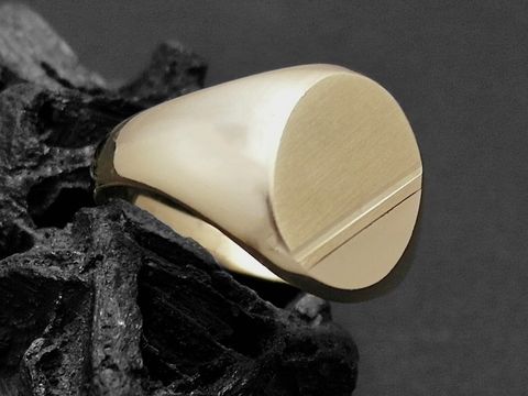 Gold Ring Oval Goldring nobel Gr. 64 Hersteller Juwelier Harnisch über Gr. 60 19 in edlem Design mit einem glänzenden und matten Finish, ideal als modisches Accessoire.