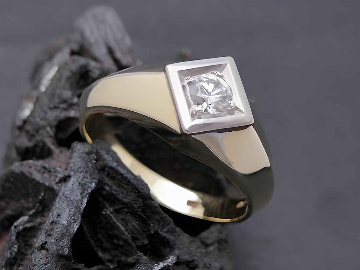 Gold Ring stilvoll aus Gold 585 bicolor mit Zirkonia, Goldring in Größe 60, Hersteller Juwelier Harnisch, bis Größe 60/19.