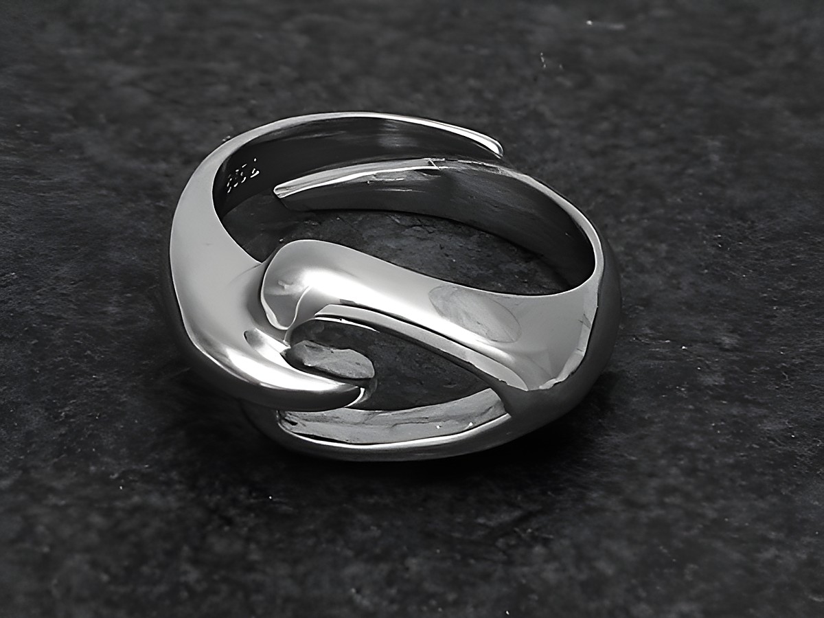 Silberring rho ELEGANT in weit verstellbarer Größe ohne Stein, rhodiniert, vom Hersteller Juwelier Harnisch, mit modernem, fließendem Design.