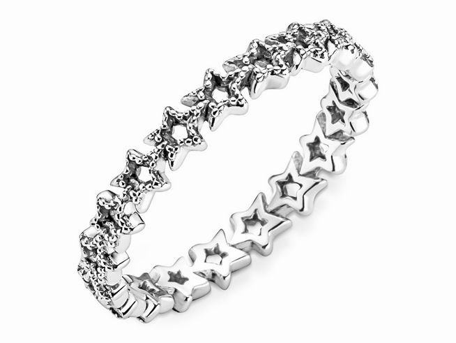 Asymmetrischer Sternenring aus Sterling Silber von Pandora, Modell 190029C00-58, Größe 58, mit funkelnden Sternen, perfekt für jeden Anlass und stilvolle Akzente.