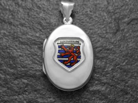 600014001-0 Silbernes Medaillon mit dem Wappen von Luxemburg, das einen roten Löwen auf blauen Streifen zeigt, Hersteller Juwelier Harnisch, für Europa Medaillons geeignet.