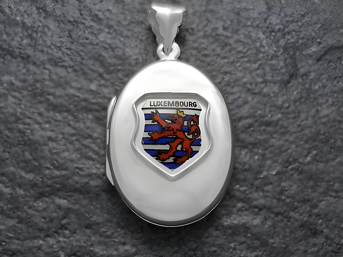 Silbernes Medaillon mit dem Wappen von Luxemburg, das einen roten Löwen auf blauen Streifen zeigt, Hersteller Juwelier Harnisch, für Europa Medaillons geeignet.