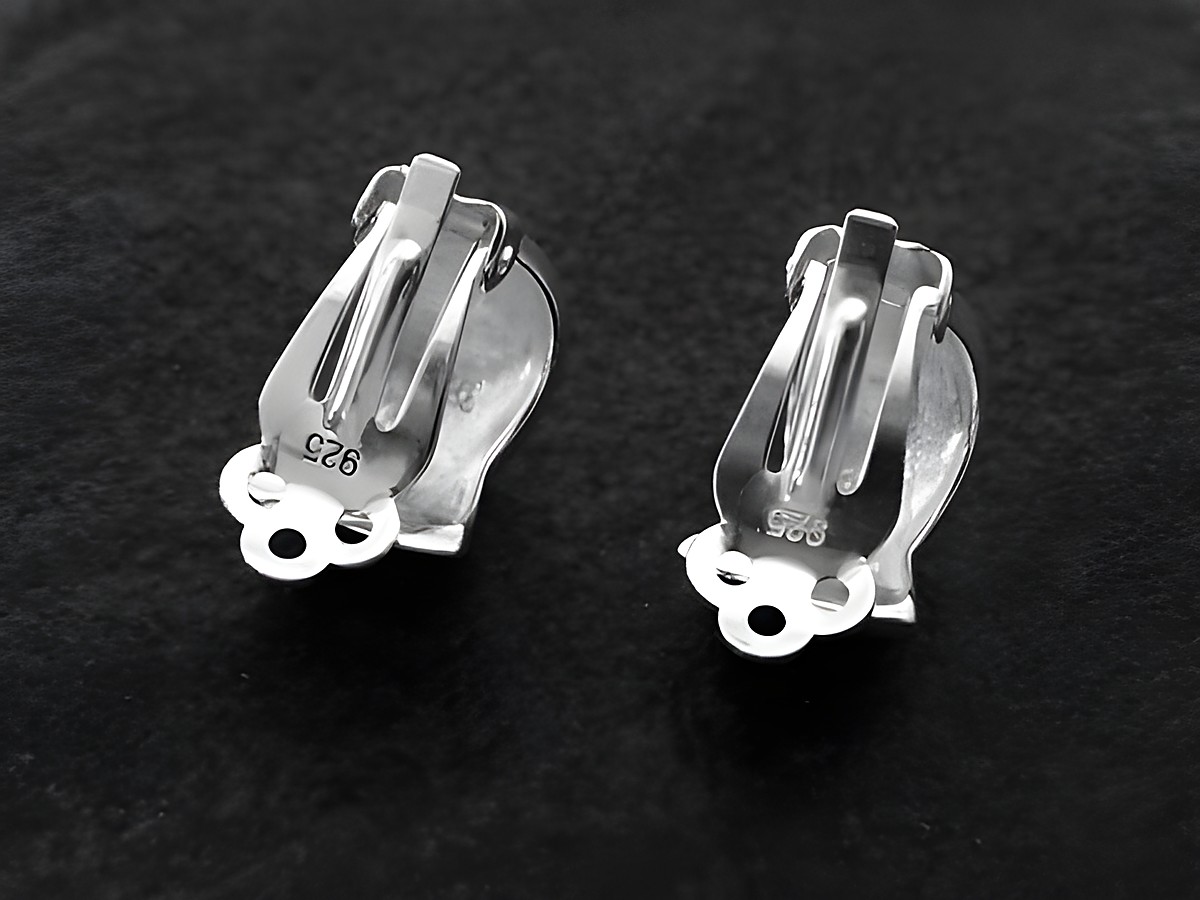 Silber CLIP Ohrringe matt und poliert aus Sterling Silber von Juwelier Harnisch, edles Design mit komfortablem Verschluss, ideal für jeden Anlass. – Ansicht 2