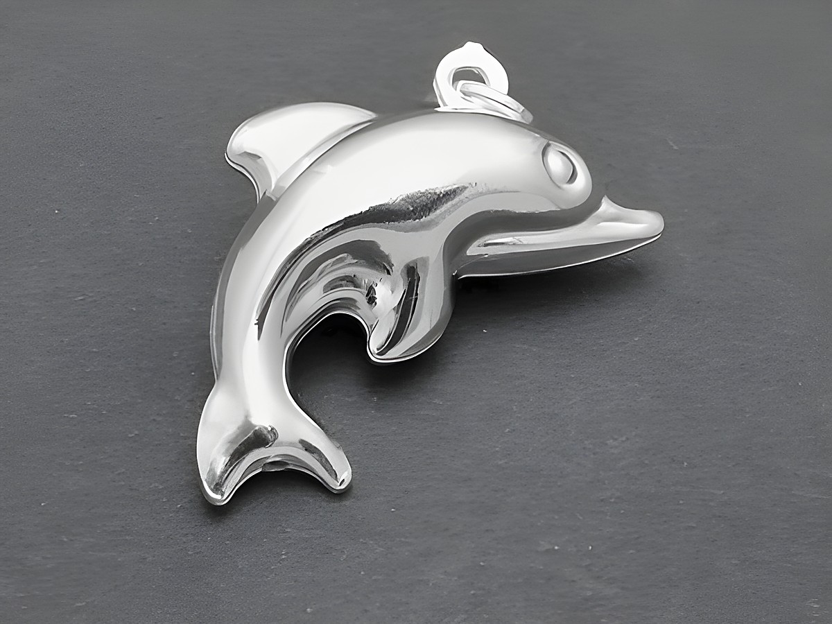 Silber Anhänger - Delfin - tierisch, Hersteller: Juwelier Harnisch, filigran gearbeiteter Delfin in glänzendem Silber, ideal für Tierliebhaber und Schmuckliebhaber.