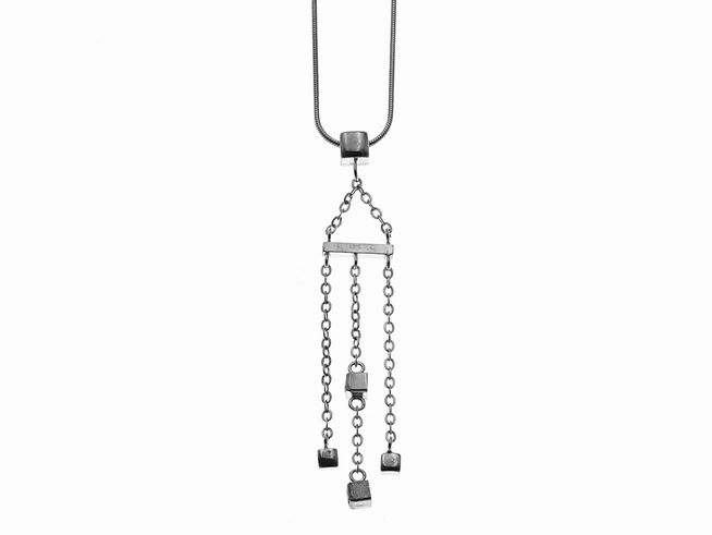 Elegante Y-Kette mit Anhänger aus Sterling Silber und Zirkonia, 42 cm lang, hergestellt von Juwelier Harnisch, präsentiert ein stilvolles Mittelteil mit modernen hängenden Elementen.