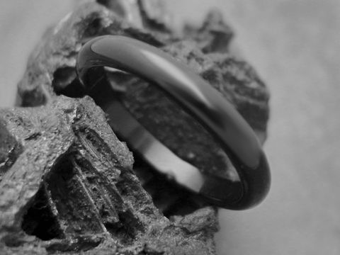 Steinring schlicht echter Onyx schwarz 2,8 x 1,9 mm Gr. 48, Hersteller Juwelier Harnisch bis Gr. 48.