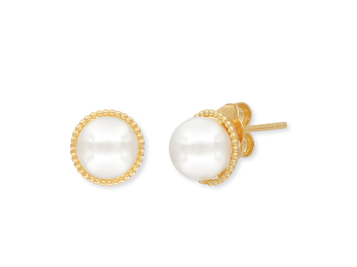 Runde Ohrringe mit einem muschelfarbenen Perlenkern, umgeben von einem vergoldeten Rahmen aus feinem Schmuckmaterial, perfekt für elegante Anlässe.