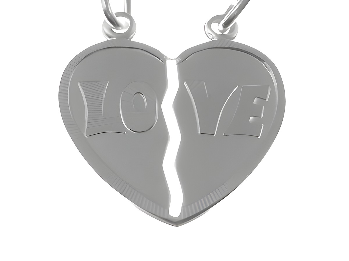 Silber Partneranhänger Herz mit LOVE Gravur groß, hergestellt von Juwelier Harnisch, ideal als Symbol der Verbundenheit für Paare.