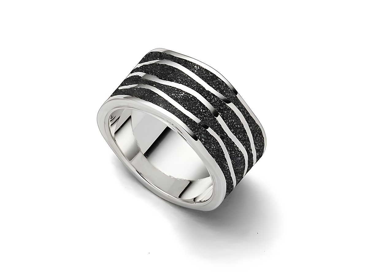 DUR Ring aus Sterling Silber rhodiniert in Größe 60 mit Wellenmuster aus Lavasand, das maritime Eleganz ausstrahlt und ideal für jeden Anlass ist.