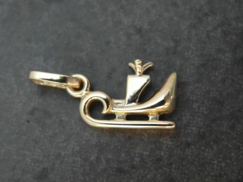 Schlitten Silber Anhänger aus Sterling Silber, vergoldet, von Hersteller Juwelier Harnisch, liebevoll gestaltet, ideal als modisches Accessoire oder Geschenk.