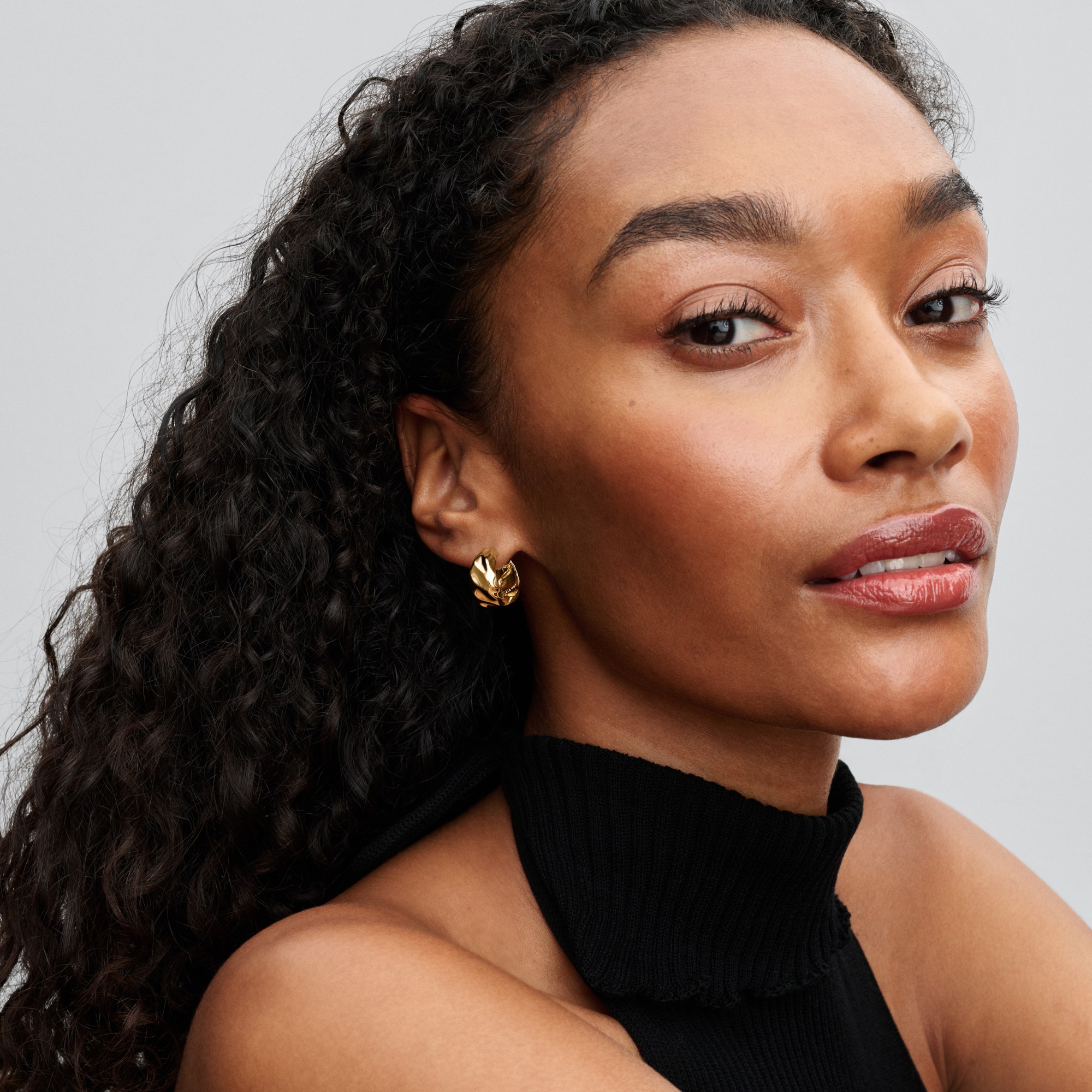 Pandora ESSENCE - Creole gewellte - Gelbgold Vergoldung – Ansicht 3
