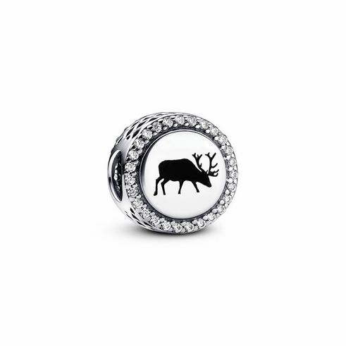 Silberner Charm mit Zirkonia, zeigt einen schwarzen Rentier-Silhouetten auf weißem Hintergrund, umgeben von funkelndem Zirkonia, ideal für schwedische Motive.