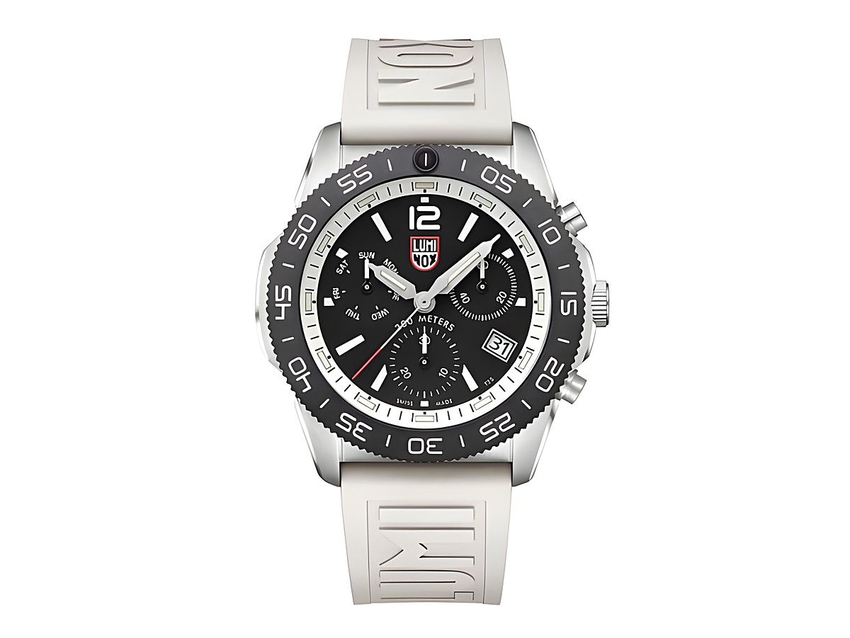 Luminox Uhr PACIFIC DIVER CHRONO 3140 SERIES XS.3141 mit 44 mm Gehäuse, schwarzem Ziffernblatt, grauem Silikonarmband und Chronographenfunktionen. Ideal für Abenteuer und Tauchen.