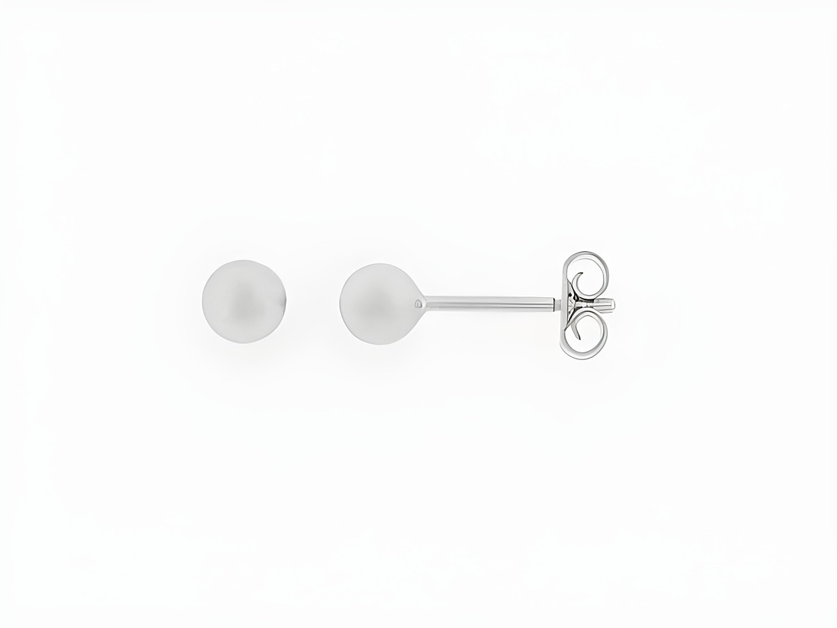 Silber Ohrringe Kugel Silber 4 mm Stecker ohne Stein von Juwelier Harnisch, schlichtes und elegantes Design, ideal für den Alltag oder besondere Anlässe.