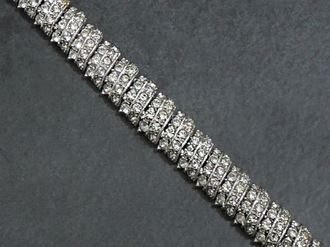 Strass Armband pompös in Weiß, 17,5 cm, silberfarben. Hersteller Juwelier Harnisch. Elegant und funkelnd, ideal für besondere Anlässe. Perfekte Ergänzung für jedes Outfit.
