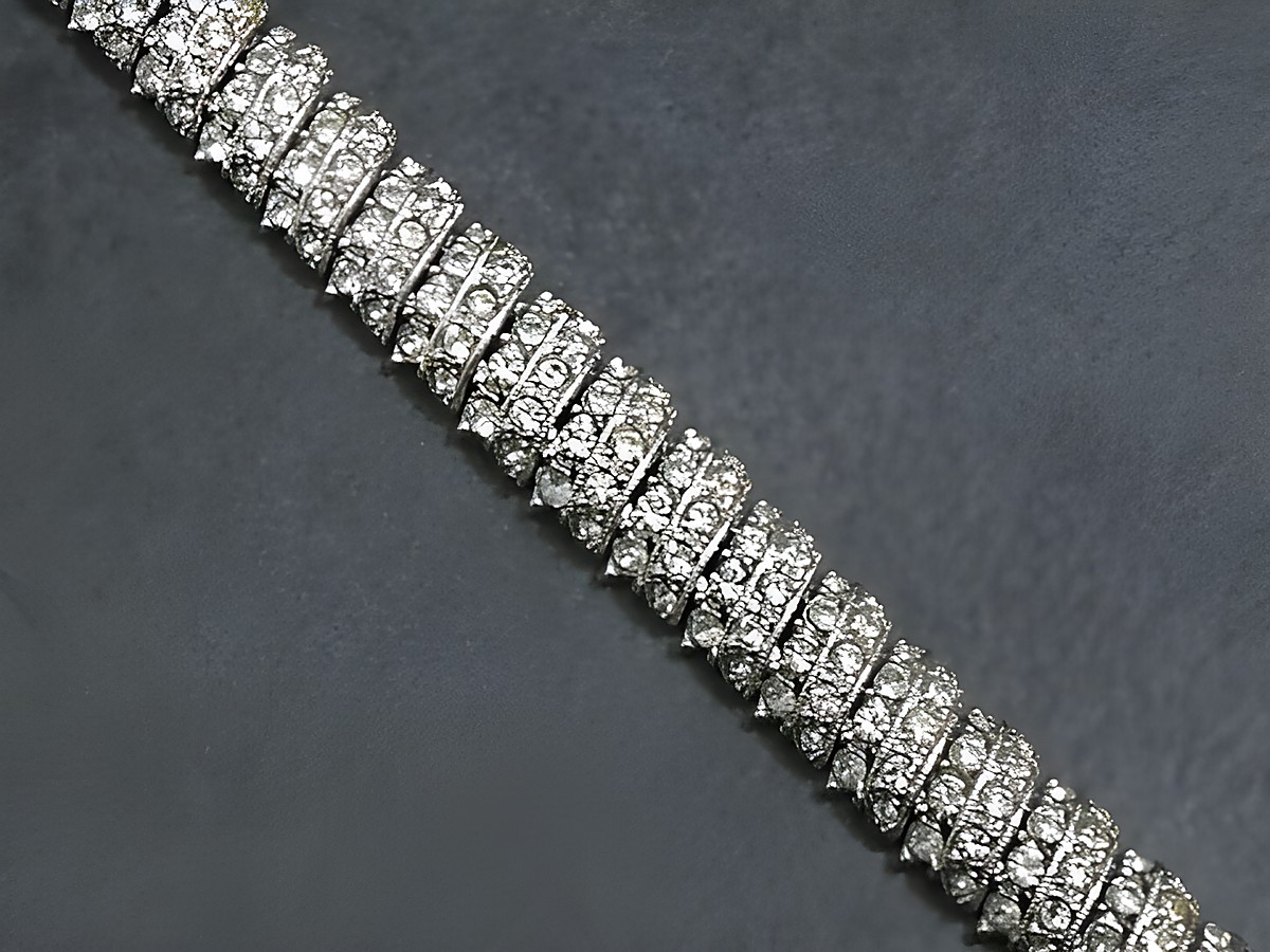 Strass Armband pompös in Weiß, 17,5 cm, silberfarben. Hersteller Juwelier Harnisch. Elegant und funkelnd, ideal für besondere Anlässe. Perfekte Ergänzung für jedes Outfit.