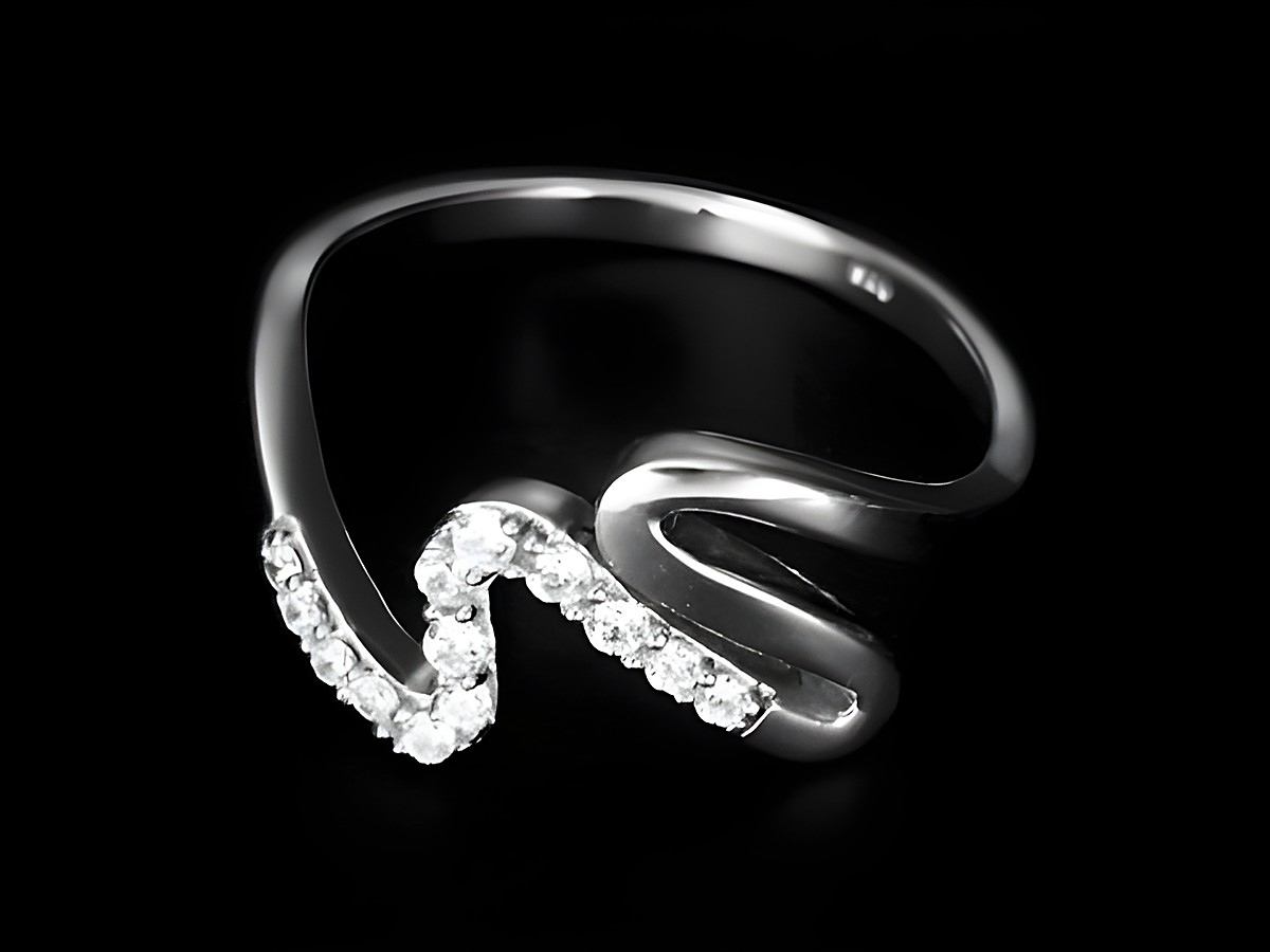 Silber Ring in Form einer Schlange, traumhaft designt, mit funkelndem Zirkonia besetzt, rhodiniert, Größe 52, Hersteller Juwelier Harnisch.
