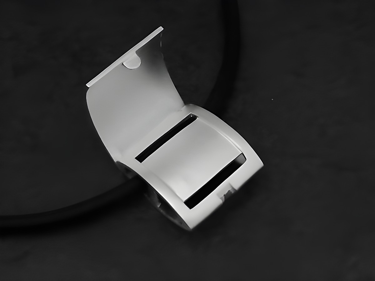 Design Unisex Silber rhodiniert Medaillon mattiert aus Sterling Silber, Hersteller Juwelier Harnisch, Sonderformen, modernes und elegantes Schmuckstück, ideal als Geschenk oder für den eigenen Stil. – Ansicht 2